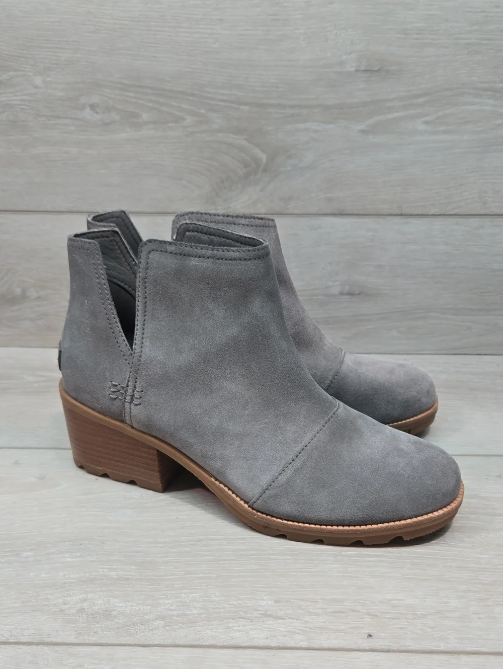 Sorel WomenGray Suede Cutout Ankle Boots Chuncky Block Heels Shoes 9